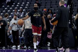 张佳玮：哈登的喂饼即插即用 他和米切尔可能是东部首席进攻后场