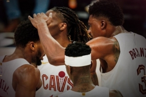 登哥呢？骑士发布赢球海报：米切尔+托布+两位后卫新援