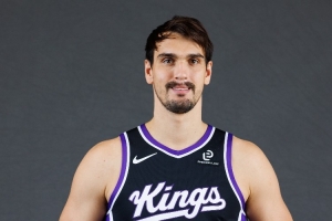 萨里奇的542万薪水是保障的 活塞裁掉他能腾阵容名额但无法省钱