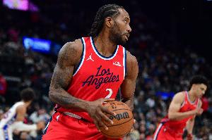 是否还想留在快船？小卡：是的 我现在只想打好这个赛季