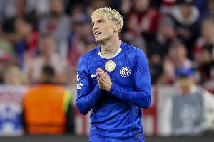 电讯报：已7次不到1小时被换下，切尔西球迷对加纳乔逐渐失去耐心