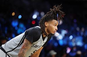 解说：投射提升让卡斯尔三威胁拉满 马刺进攻也需要瓦塞尔的硬解