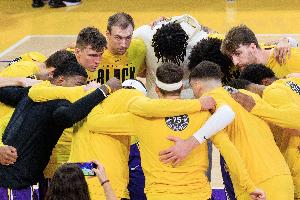 湖人战绩追平火箭继续排在西部第五 距离第三的掘金仅差1个胜场