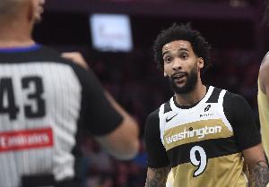 就你能看了！贾斯汀·尚帕尼半场17分5板2助苦苦支撑 罚球10中10