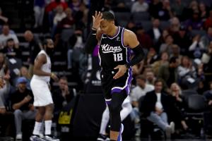 最后连续三分不中！威少5记三分拿下21分5板9助 7次失误