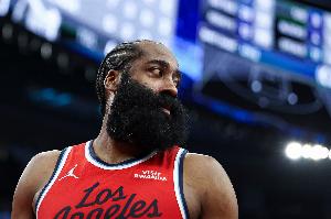 哈登去年和快船因续约产生分歧 前者想要两年1.1亿&像巴特勒那样