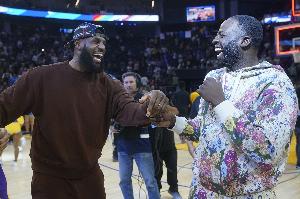 追梦：17年时詹姆斯还不愿和我坐一架飞机 现在我们已同飞过几次