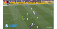 这球可惜！拉什福德内切大力远射，皮球稍稍偏出远门柱