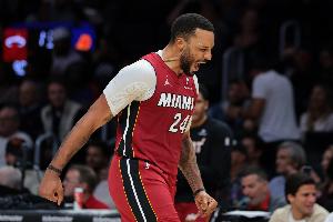 一起发力！热巴上半场10中5砍下12分4板 鲍威尔8中5砍15分3助2断