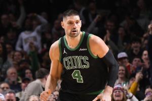 马祖拉：我看到队员们与武切维奇交流 大家都让武切维奇做他自己