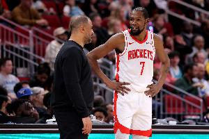 火记发问：火箭本季有时候表现挣扎的原因是啥？要怎么解决问题？