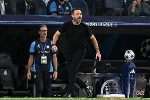 0-5惨败巴黎！队报：马赛球迷怒不可遏 球迷协会要求德泽尔比下课