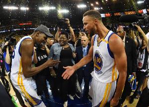 名嘴：杜兰特在勇士两冠不如詹姆斯在骑士一冠