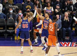 娟儿：不愿看到库里无法继续竞争 但王朝总会落幕 我们已足够辉煌