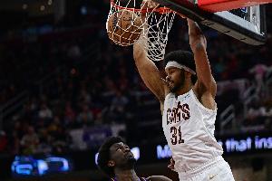 梅里尔：阿伦近期完全打出统治力 要知道他赛季初手指多处骨折