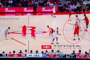 真的有够离谱！美媒：快船超低级底线球失误 我发给我自己