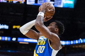 存在感很强但太铁！马瑟林半场7中1仅拿2分5板3助2断