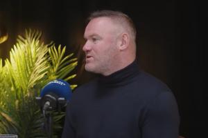 鲁尼再谈梅西强于C罗：单纯从我想看谁比赛的角度，巅峰梅西最强