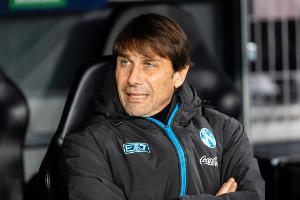 谈意甲冠军？孔蒂回应记者：落后榜首国米9分，提问也请严肃点