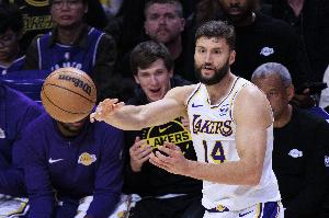 得控制好犯规啊！克莱伯半场领到4犯 2投2中拿到5分1篮板