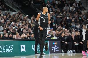 文班：不担心我们对阵强队的表现 要对湖人这种类型球队保持警惕