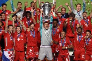 五年前的今天，拜仁成为第二支达成六冠王伟业的球队