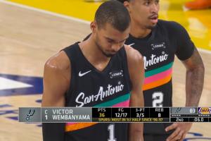 文班半场狂轰37分 马刺Play-by-play时代上半场最高纪录！