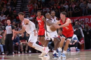 这也吹啊！邓恩逼抢谢泼德裁判延迟哨吹犯规 快船挑战成功