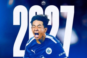 苗原谈邝兆镭：职业足球不是温室，谁都要为自己的前途拼命