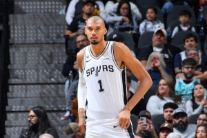 文班：若按正常轮换我能大大刷新50分生涯纪录 但要为明天留力