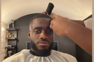 新发型迎来续约！于帕梅卡诺社媒晒理发视频