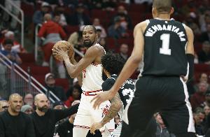 杜兰特：文班去年也说全力以赴打全明星 结果还说那是史上最烂的