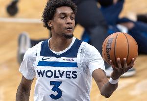 里德：麦丹就像家人一样假期我们都尽量待在一起 这份情谊很重要