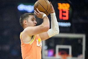 精英射手！梅里尔多次单场飚进9+三分 骑士队史第一人