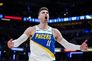 逆转功臣！米卡·波特8中6砍下19+12+2帽 第四节8罚6中独得10+5