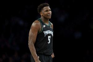 场均29.6分5.2板！森林狼迎战开拓者 爱德华兹因病降为出战成疑