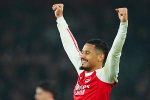 萨利巴答球迷问：我们有能力也渴望夺冠，如果夺英超会先打给家人