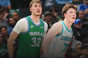 弗拉格和克尼佩尔无缘成为历史第四对全明星前得分破千的新秀组合