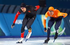 与荷兰选手碰撞！廉子文：对他很抱歉 赛后我也跟他说了对不起 - NBA视频直播新闻