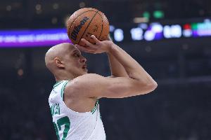 沃尔什谈比赛心态：之前说过要打得更具侵略性 今天我抓住了机会