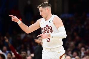 12中11&三分10中9！梅里尔单场90%命中率砍30+0失误 骑士队史首人