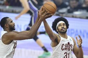 阿特金森：莫布里复出后要把他和阿伦错开上场 给阿伦更多戏份