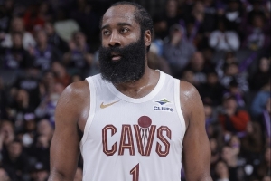 哈登：我只出手了4次但我们赢了25分 所以谁在乎出手呢？