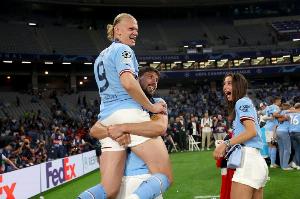 迪亚斯：和哈兰德训练时总会有火花 他是必须100%认真对待的前锋