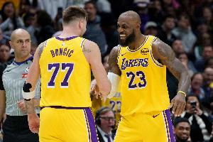 詹姆斯：东契奇具备优秀组织者的洞察力和预判 这方面和我一样