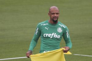 梅洛：在尤文我和基耶利尼合不来，后来踢世俱杯时打算狠狠吵一架