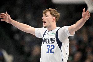 杰伦·布朗：弗拉格赢得了我的尊重 他对阵我们用各种抛投砍30分