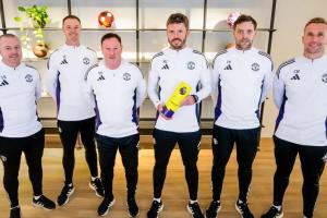 连克曼城+阿森纳！官方：曼联主帅卡里克当选英超1月最佳主帅