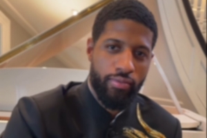 保罗·乔治身穿中山装耍帅&秀中文：法拉利老了也是法拉利