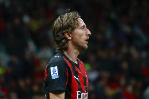 米体：米兰想续约魔笛但后者今夏再决定 计划续约托莫里